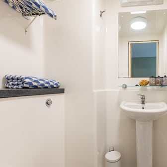 Platinum En Suite - Image 8